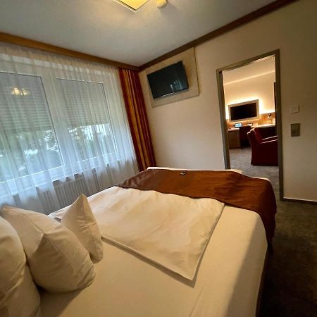 Hotel Merkur ラントシュトゥール エクステリア 写真