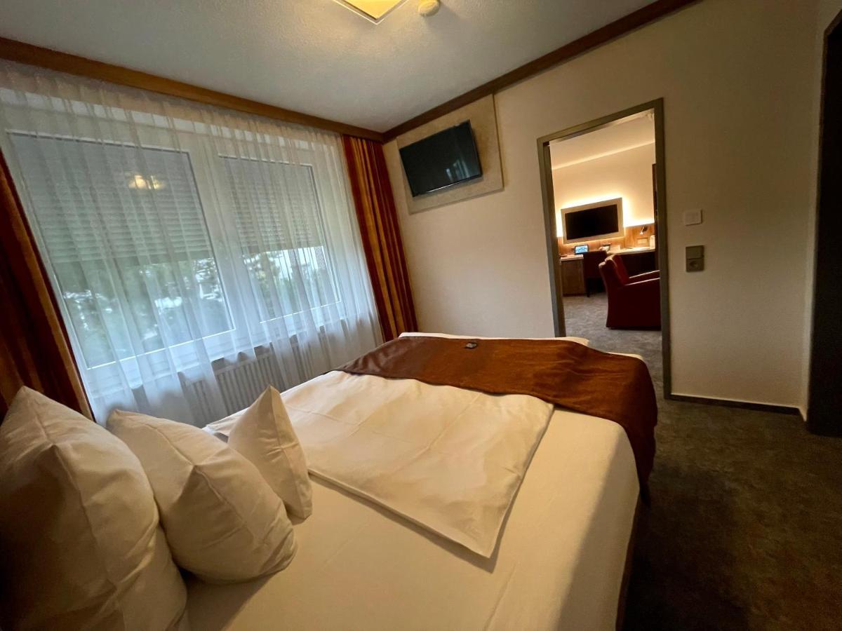 Hotel Merkur ラントシュトゥール エクステリア 写真