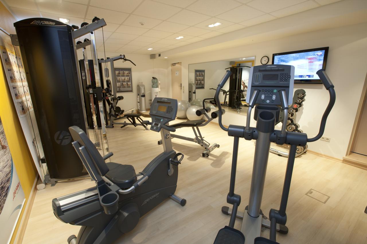 Hotel Merkur ラントシュトゥール エクステリア 写真