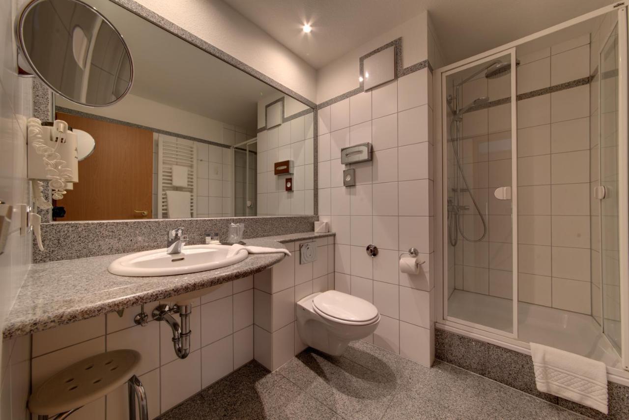 Hotel Merkur ラントシュトゥール エクステリア 写真