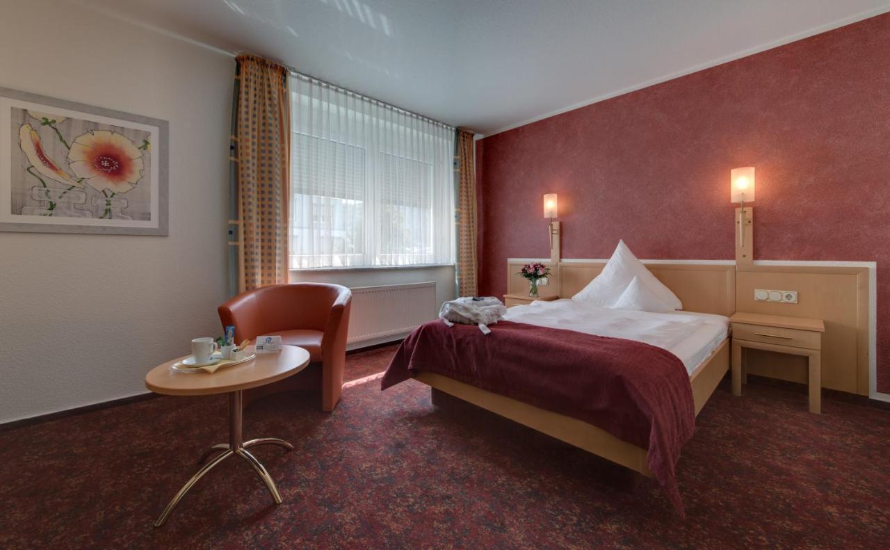 Hotel Merkur ラントシュトゥール エクステリア 写真