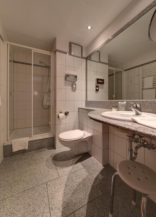 Hotel Merkur ラントシュトゥール エクステリア 写真